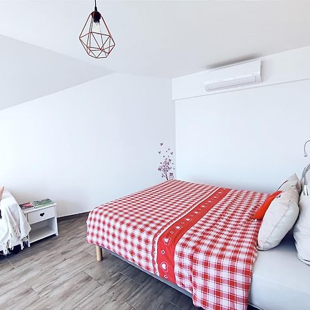 הוילה Reichsfeld Janea Deep Red House מראה חיצוני תמונה